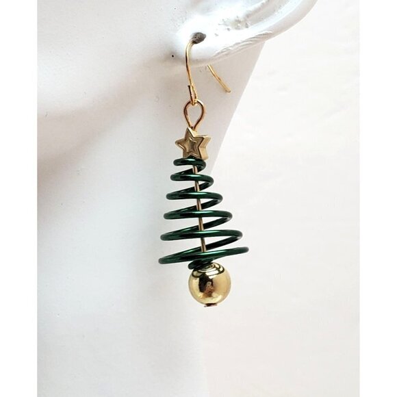 Christmas Tree Earrings Green Wire Twirl Earrings with Gold Star and Gold Ball B - Picture 1 of 3